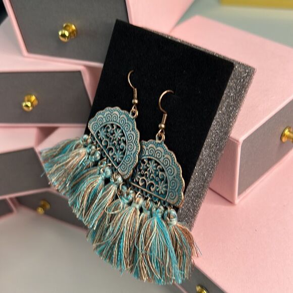 NWT Trendy Bronze Tassel Earrings - Picture 3 of 12